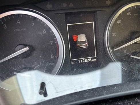 Used 2017 Toyota Highlander XLE image 5