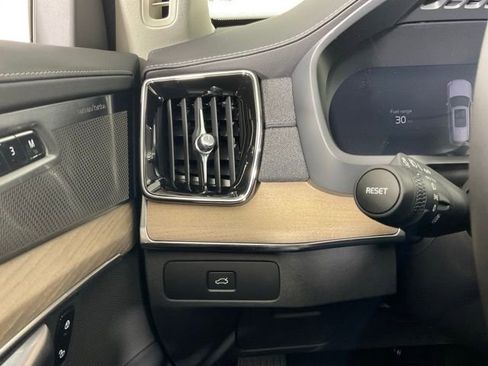 New 2026 Volvo XC90 B6 Plus w/ Protection Package Premier image 26