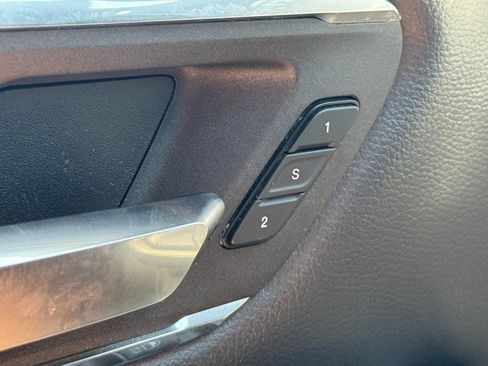 Used 2024 RAM 1500 Laramie AWD/4WD image 18
