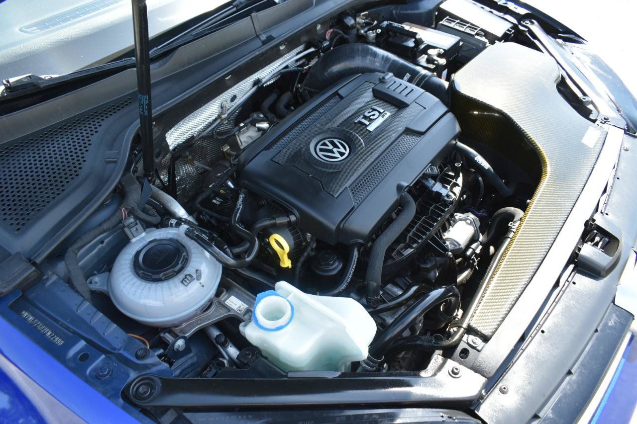 Used 2015 Volkswagen Golf R 4-Door AWD/4WD image 49