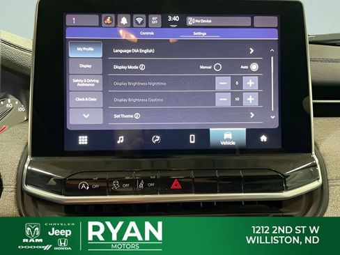 Used 2024 Jeep Compass Latitude AWD/4WD image 21