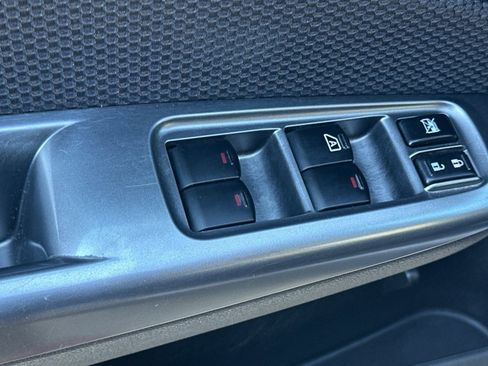 Used 2011 Subaru Forester 2.5X Premium w/ Rugged Pkg 1F image 12