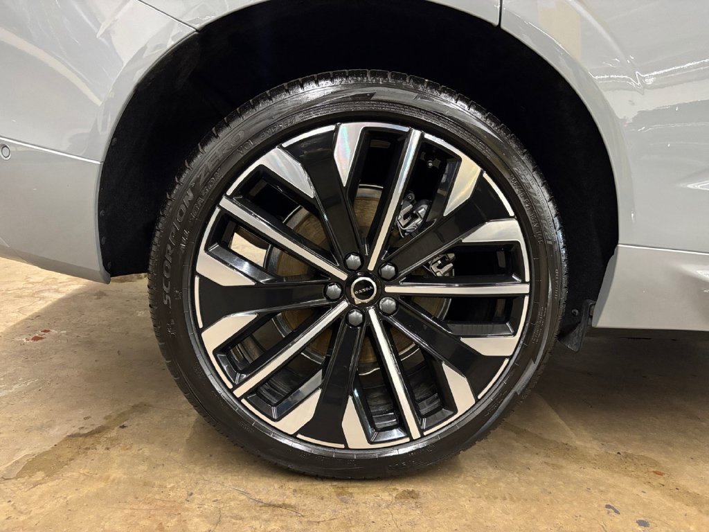 Certified 2026 Volvo XC60 T8 Ultra w/ Protection Package Premier AWD/4WD image 39