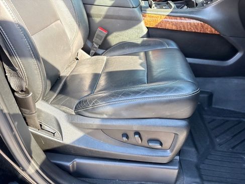 Used 2020 Chevrolet Suburban Premier image 6
