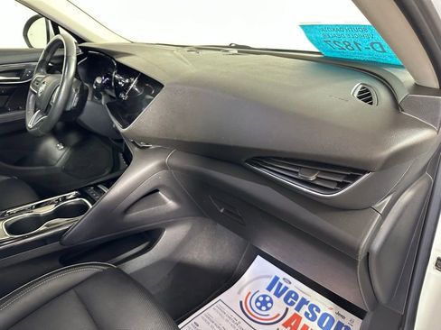 Used 2022 Buick Envision Essence w/ Safety Package image 30