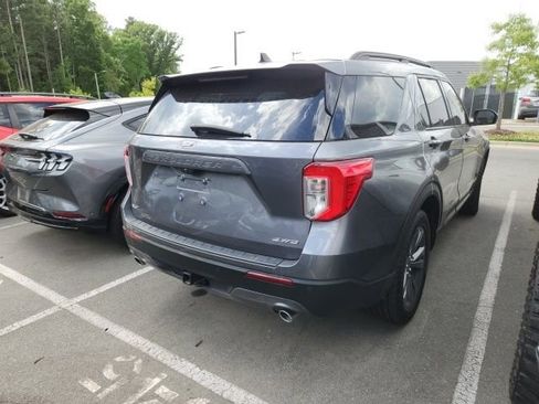 Used 2022 Ford Explorer XLT w/ Equipment Group 202A image 4