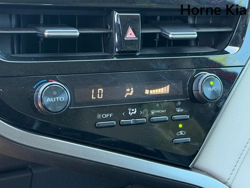 Used 2021 Toyota Camry SE w/ Convenience Package FWD image 26