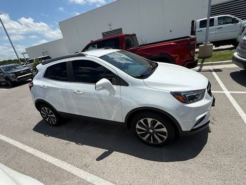 Used 2020 Buick Encore Essence FWD image 2