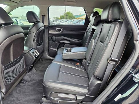 Used 2022 Kia Sorento S FWD image 13