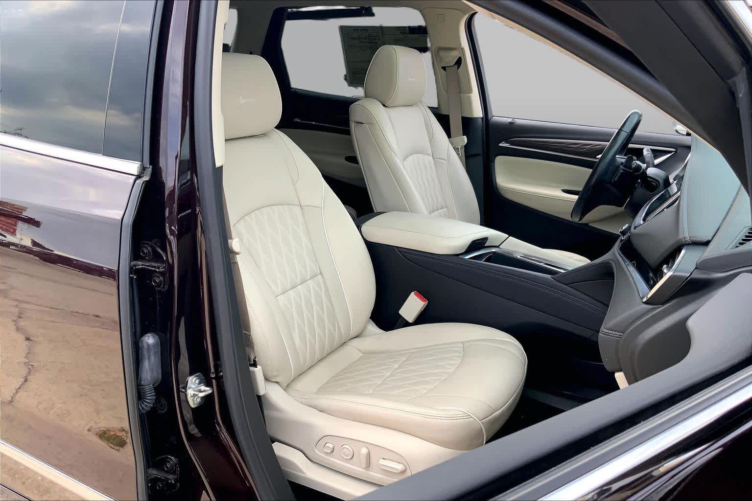 Certified 2023 Buick Enclave Avenir w/ Avenir Technology Package AWD/4WD image 9