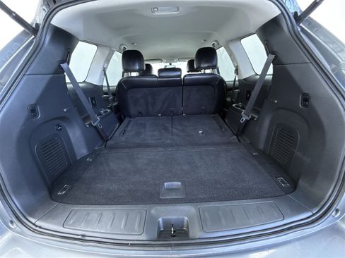 Used 2018 Nissan Pathfinder SL image 37