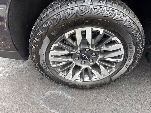 Used 2025 Chevrolet Tahoe Z71 image 29