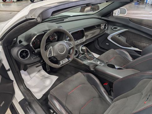 Used 2018 Chevrolet Camaro ZL1 RWD image 15