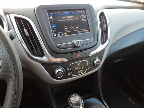 Certified 2021 Chevrolet Equinox LS w/ LS Convenience Package image 21
