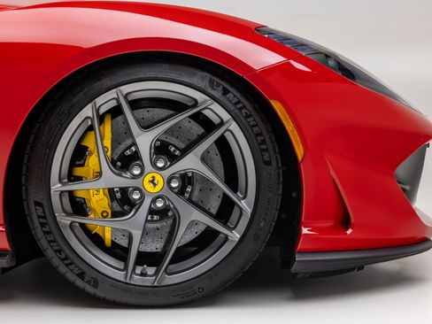 Used 2020 Ferrari 812 Superfast RWD image 25