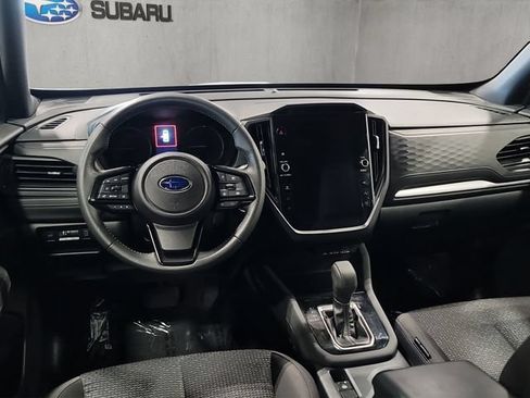 Used 2025 Subaru Forester Premium AWD/4WD image 2