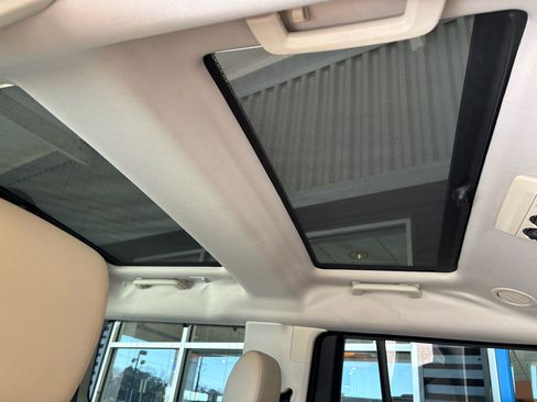 Used 2014 Land Rover LR4 HSE LUX image 27