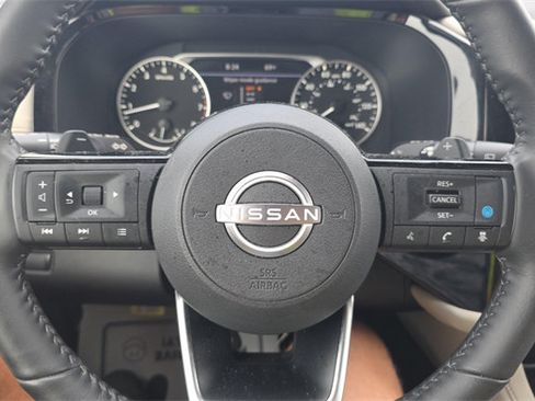 Used 2024 Nissan Pathfinder SL w/ Black Appearance Package AWD/4WD image 13