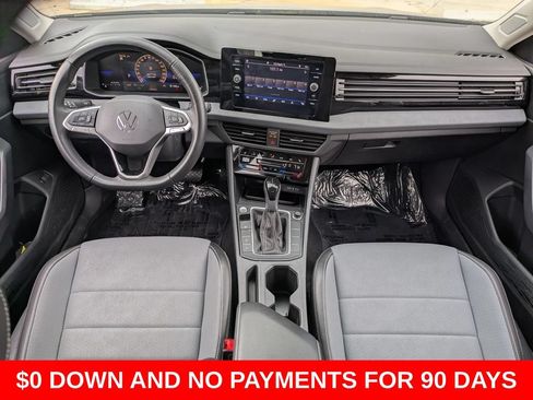 Used 2025 Volkswagen Jetta SE FWD image 25