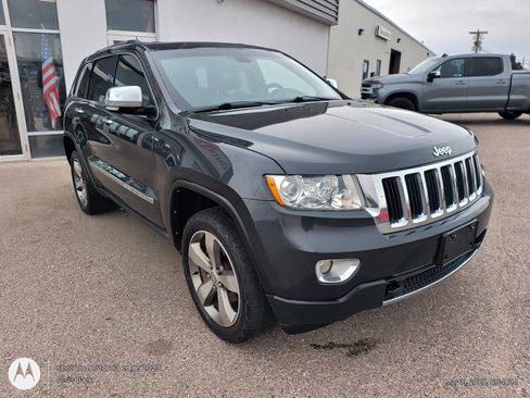 Used 2013 Jeep Grand Cherokee Limited w/ Mopar Chrome Edition Group image 4