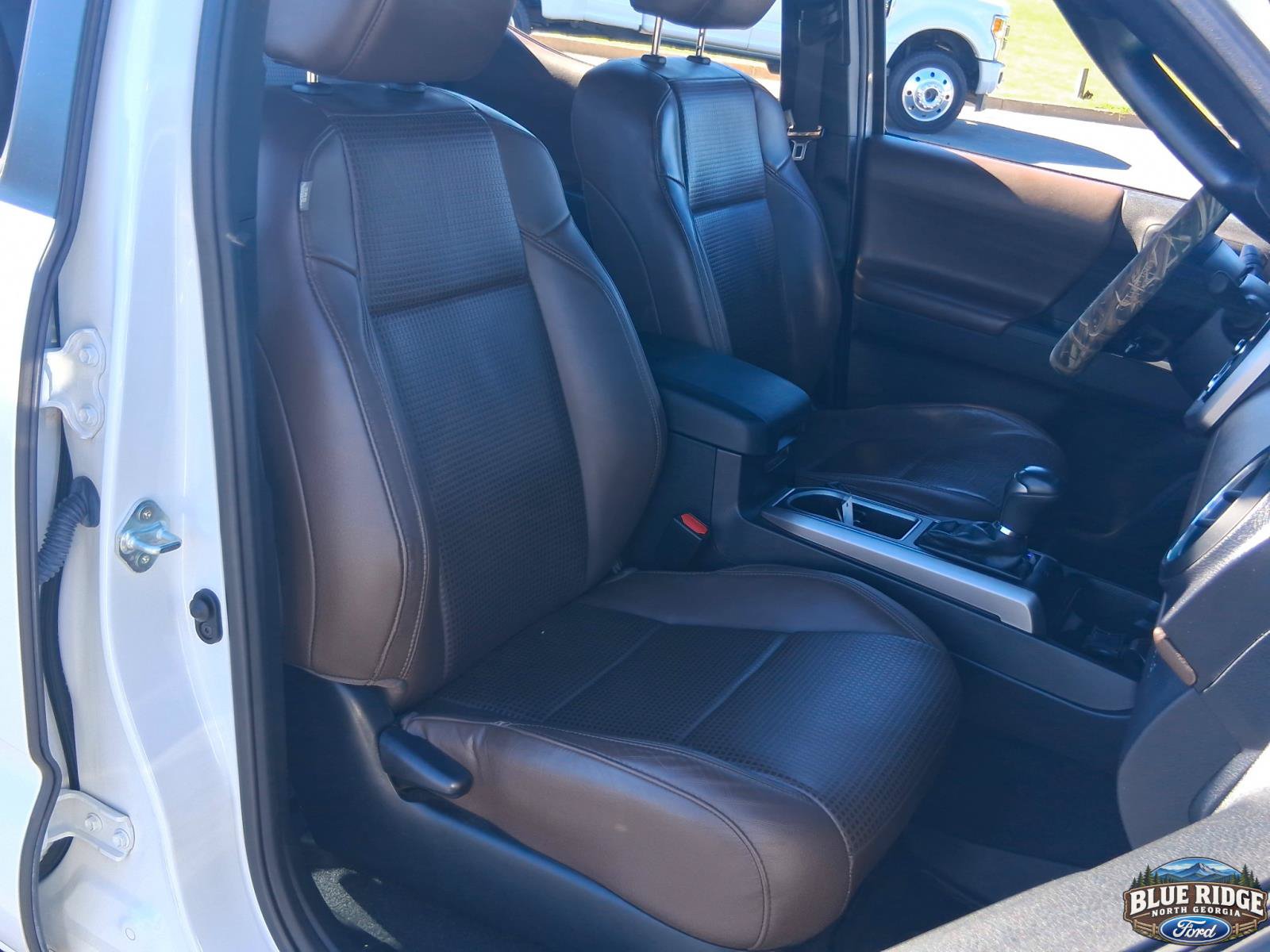 Used 2021 Toyota Tacoma Limited AWD/4WD image 12