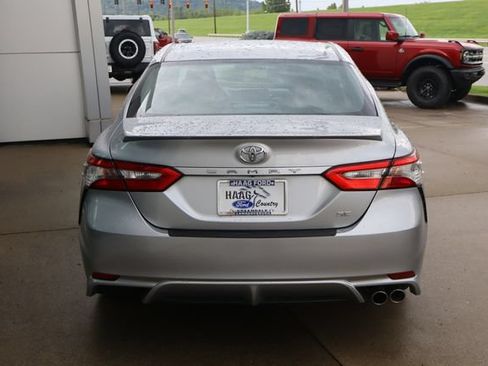 Used 2018 Toyota Camry SE FWD image 4