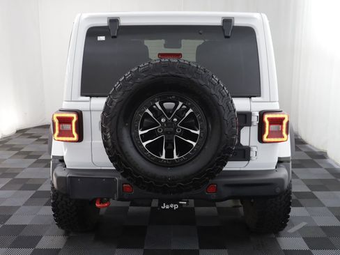 Used 2024 Jeep Wrangler Unlimited Rubicon AWD/4WD image 19