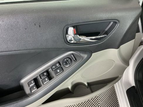 Used 2016 Kia Forte EX w/ EX Premium Package image 13