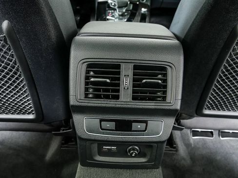 Used 2023 Audi Q5 2.0T Premium w/ Convenience Package image 18