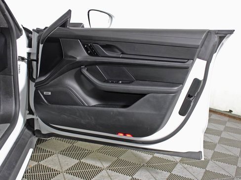 Used 2020 Porsche Taycan Turbo image 41