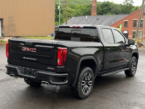 Used 2024 GMC Sierra 1500 AT4 w/ Technology Package AWD/4WD image 5