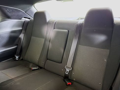 Used 2015 Dodge Challenger R/T Scat Pack w/ Scat Pack Appearance Package RWD image 24
