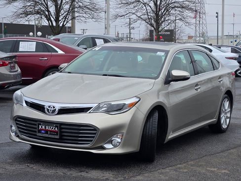 Used 2014 Toyota Avalon Limited image 3