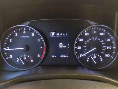 Used 2018 Hyundai Elantra Value Edition FWD image 23