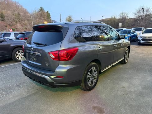 Used 2019 Nissan Pathfinder SV AWD/4WD image 3