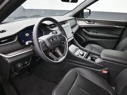 New 2026 Jeep Grand Cherokee Limited RWD image 19