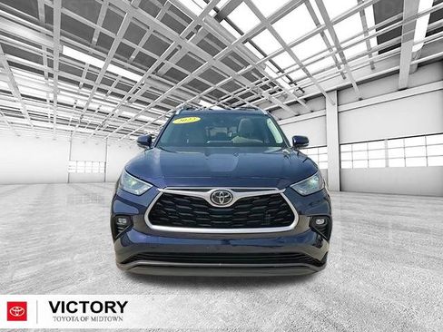 Used 2022 Toyota Highlander XLE image 7