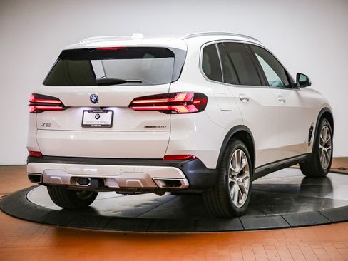 Certified 2024 BMW X5 xDrive50e w/ Premium Package AWD/4WD image 5