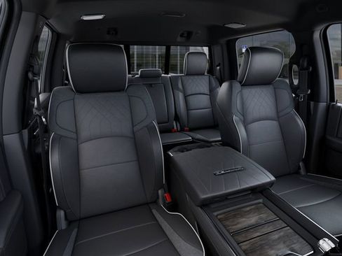 New 2025 RAM 2500 Limited image 17