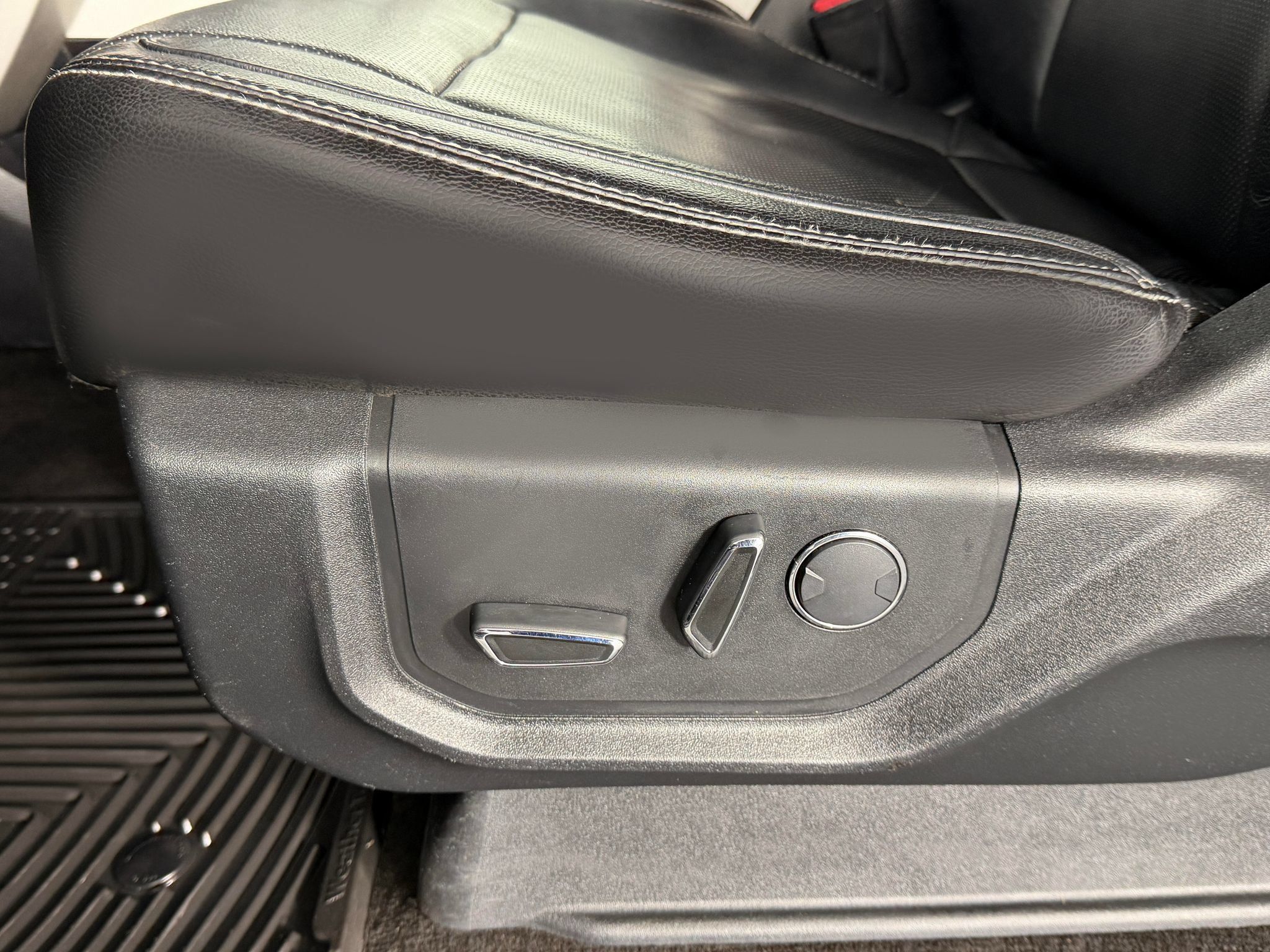 Used 2017 Ford F150 Lariat w/ Equipment Group 501A Mid AWD/4WD image 36