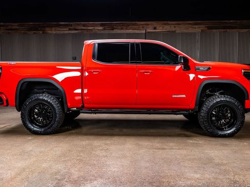 Used 2025 GMC Sierra 1500 Elevation image 11