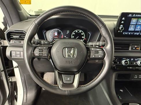 Used 2024 Honda Pilot TrailSport image 19