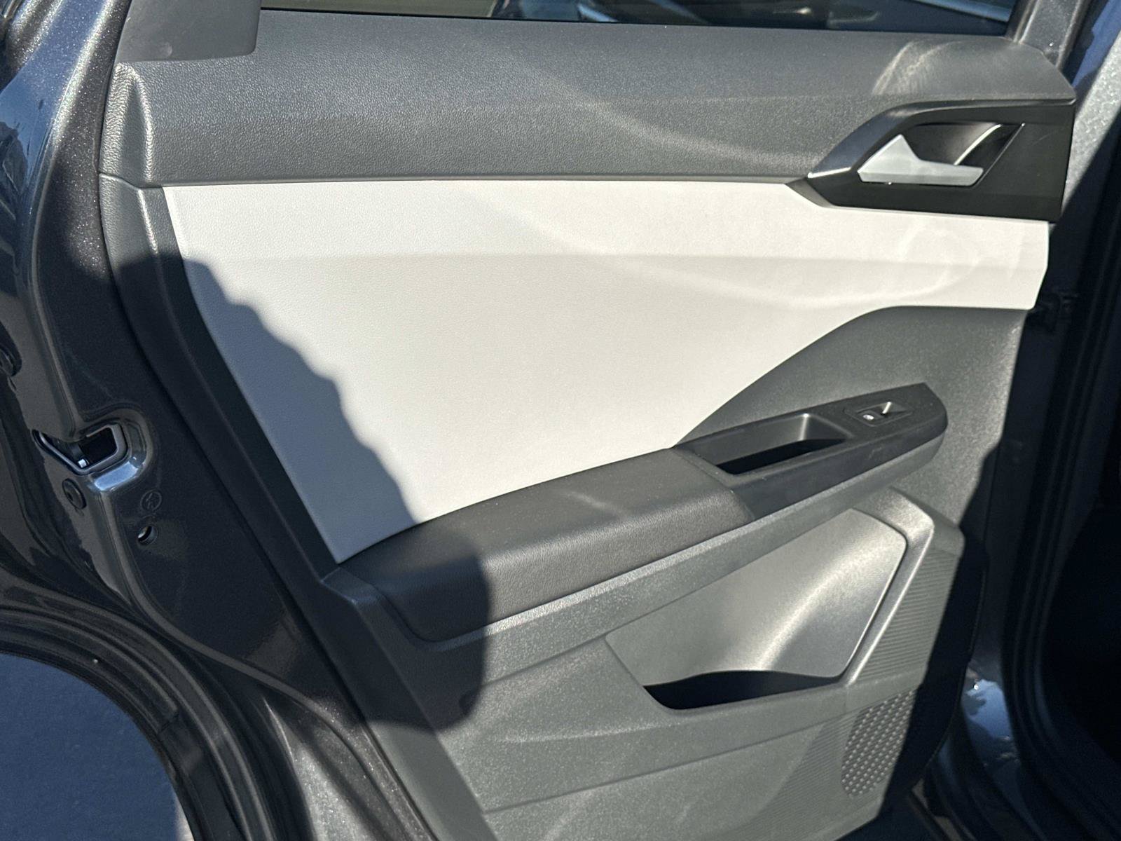 Certified 2023 Volkswagen Taos SE FWD image 25