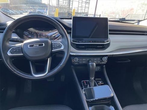 Certified 2022 Jeep Compass Limited w/ Sun and Sound Group image 15