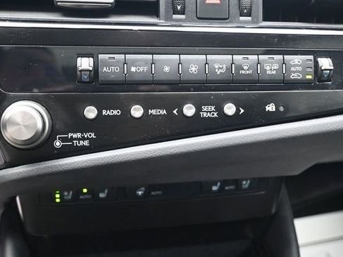 Used 2024 Lexus ES 350 w/ Premium Package FWD image 12