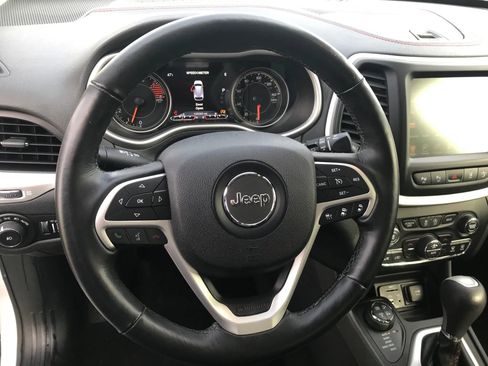 Used 2016 Jeep Cherokee Trailhawk w/ Comfort/Convenience Group image 18