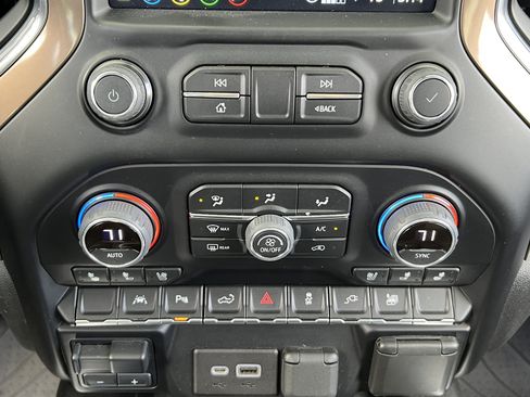 Used 2022 Chevrolet Silverado 1500 High Country w/ LPO, Dark Essentials Package AWD/4WD image 30