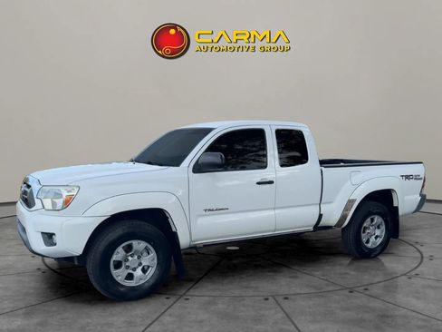 Used 2015 Toyota Tacoma PreRunner image 2