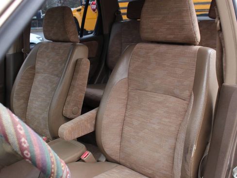 Used 2003 Honda CR-V LX image 19