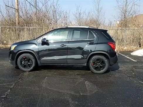 Certified 2016 Chevrolet Trax LT w/ LT Convenience Package image 5